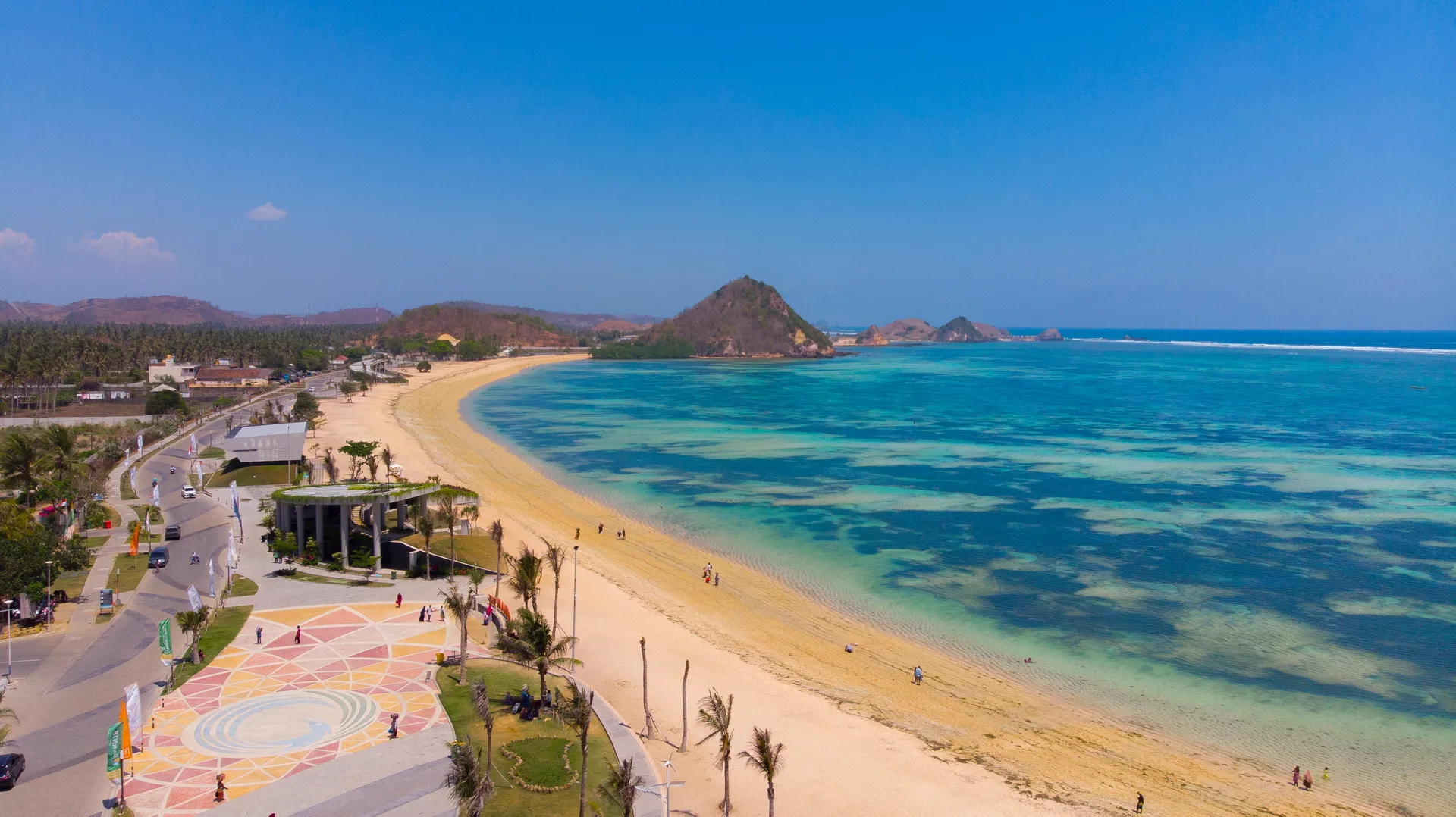 Destinasi Pantai Kuta Mandalika